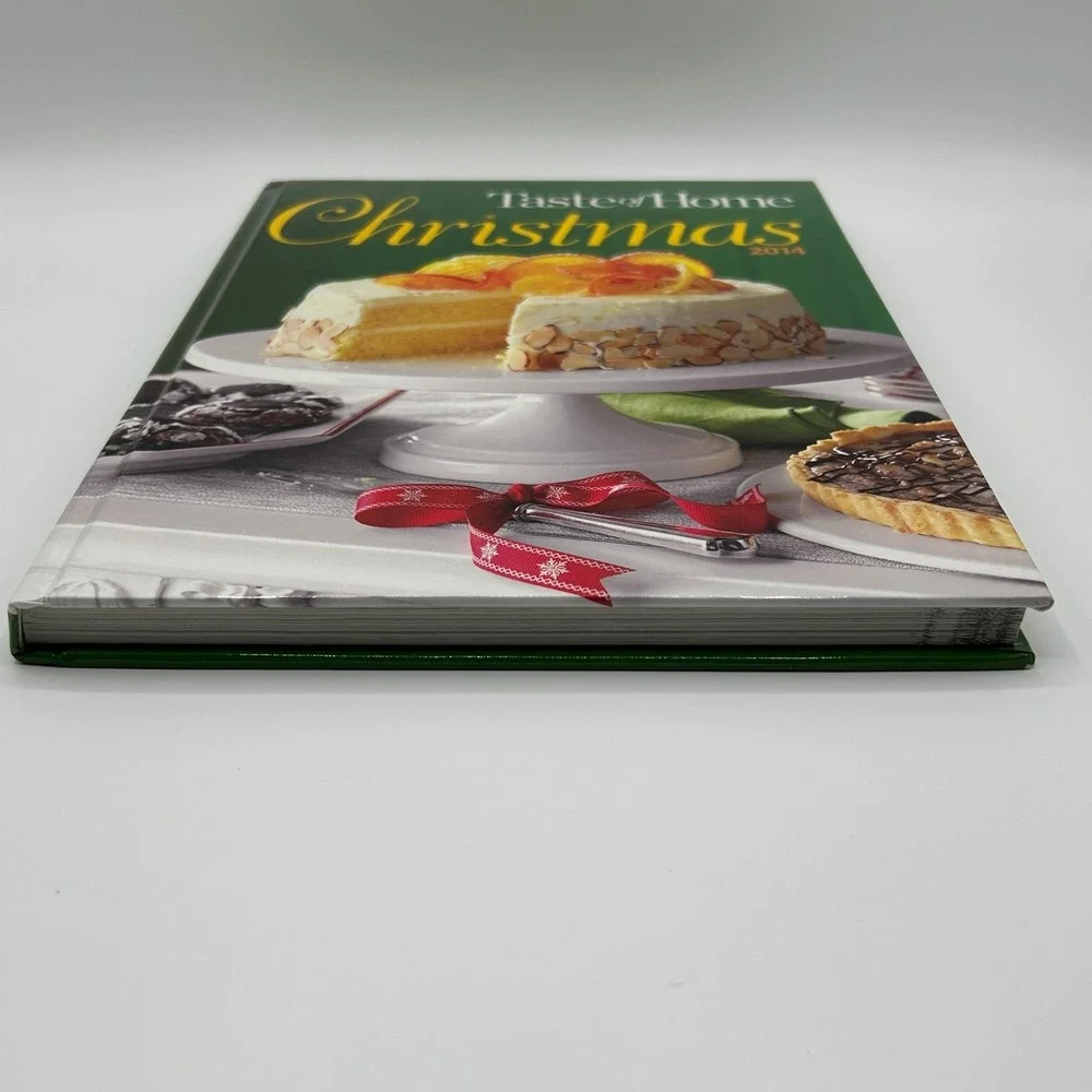 Taste of Home Christmas 2014 Hardcover Cookbook 325+ Holiday Recipes Crafts Tips